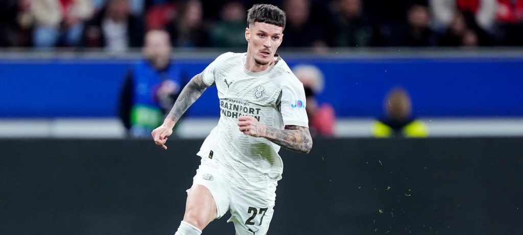 埃因霍温对阵兹沃勒 | 第 25 场交锋复仇之战