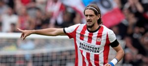 埃因霍温新闻发布会 | 博斯称赞亚雷克的拼劲与谦逊