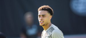 埃因霍温公开训练 | 支持者欣赏幕后花絮 - PSV Eindhoven 官方新闻