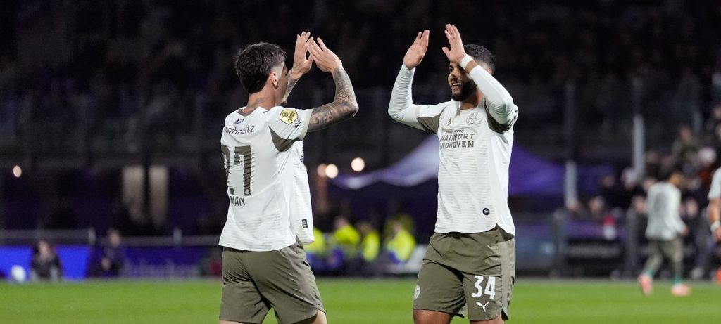 回顾 |埃因霍温在兹沃勒令人信服地获胜：丹尼斯·曼的第一个进球